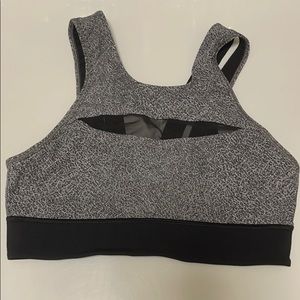 Lululemon women’s sports bra sz 8 black and white